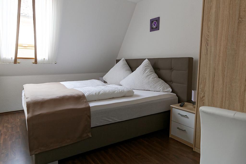 Hotel Huettl - Garni 보름스 객실 사진